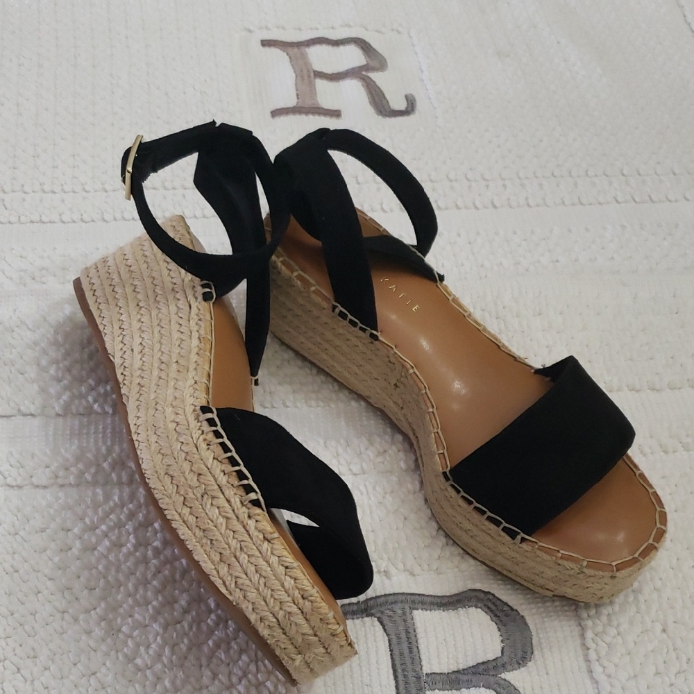 KELLY & KATIE SUEDE LOOK WEDGE SIZE 8